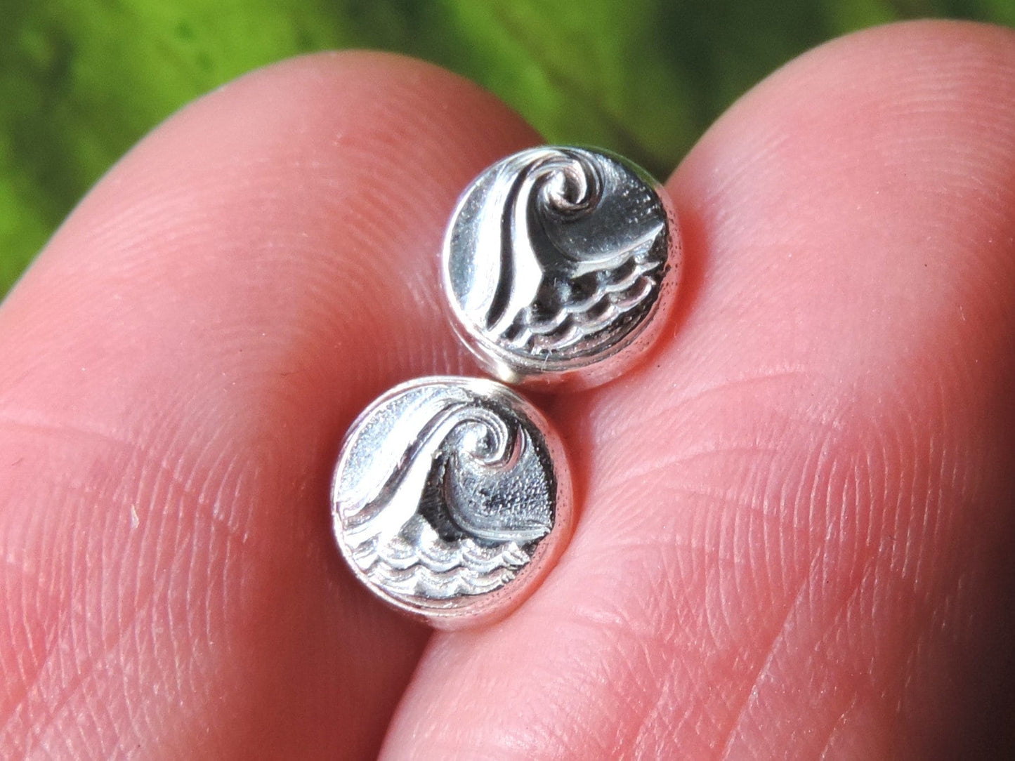 Wave Studs