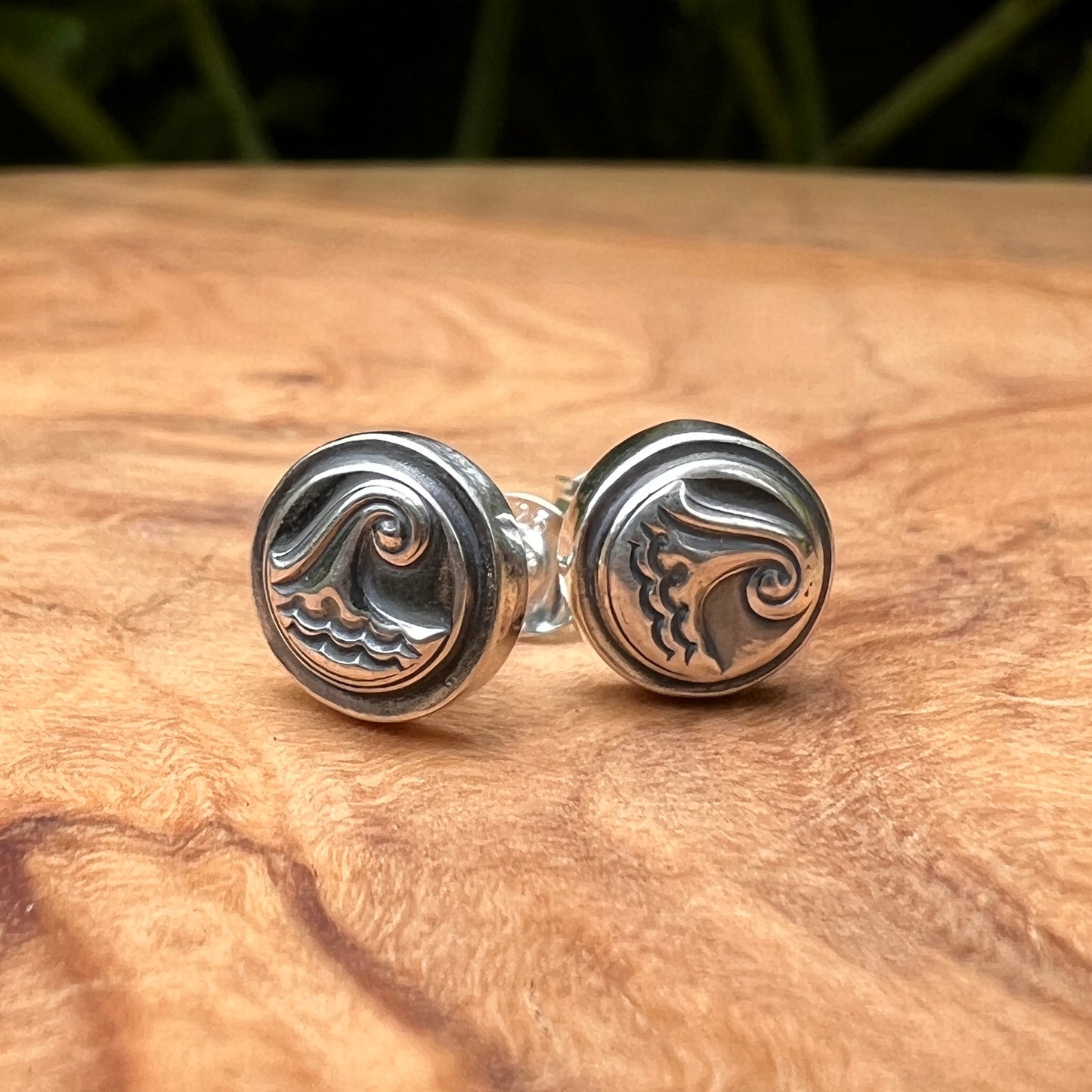 Wave Studs