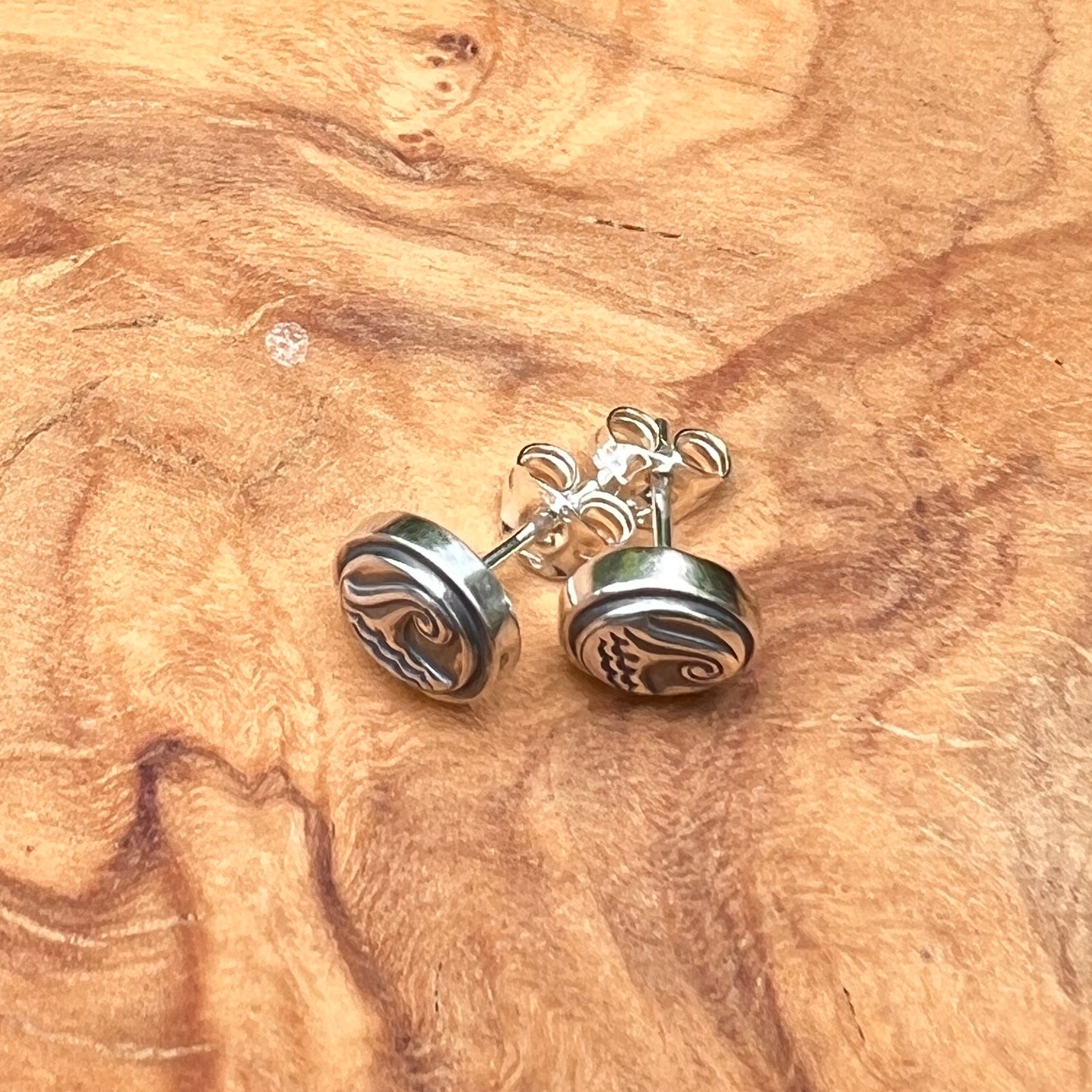 Wave Studs